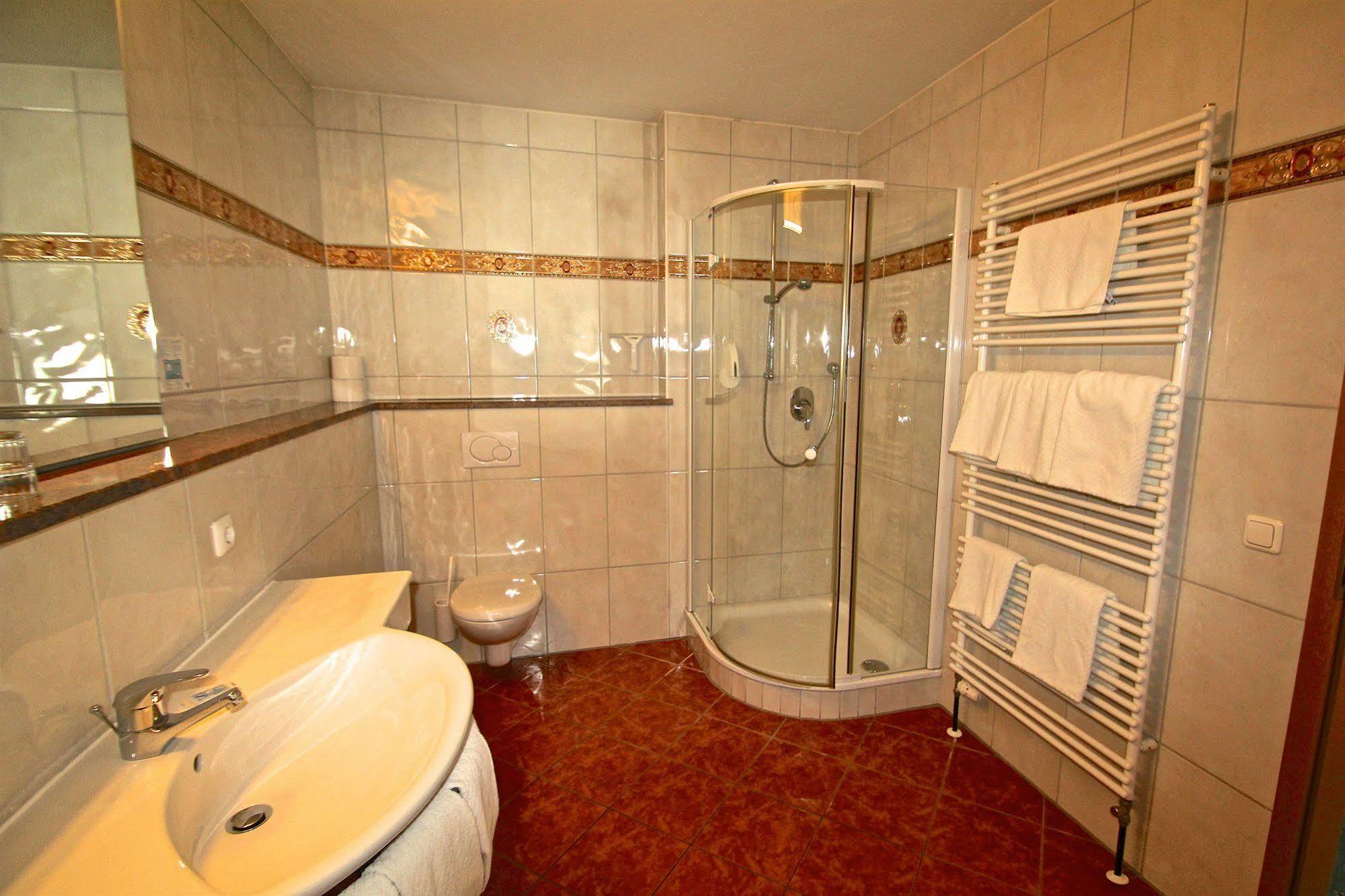 Alpenhotel Weiherbach Berchtesgaden Hallenbad Und Sauna Екстериор снимка